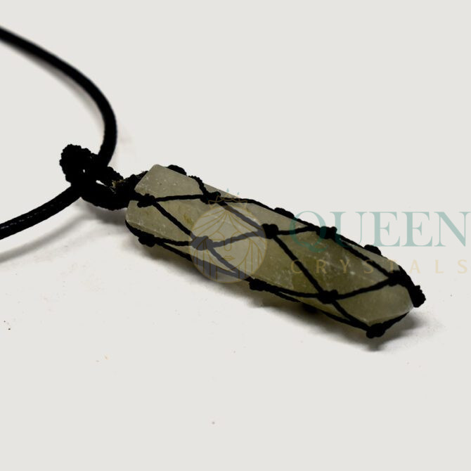 Light-Aventurine-Knitted-Pendant