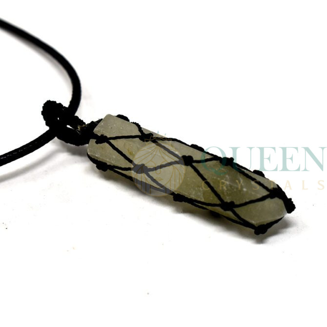 Light-Aventurine-Knitted-Pendant