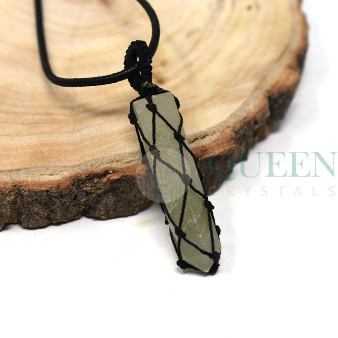 Light-Aventurine-Knitted-Pendant