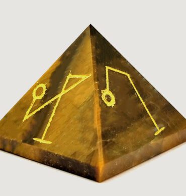 Wholesale Tiger Eye Reiki Engrave Pyramid for Sale 1