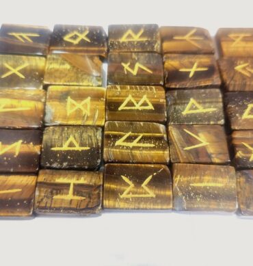 Tiger Eye Square Rune Set